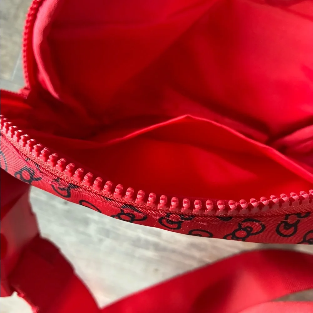Hello Kitty Red Fanny pack - Picture 7 of 8